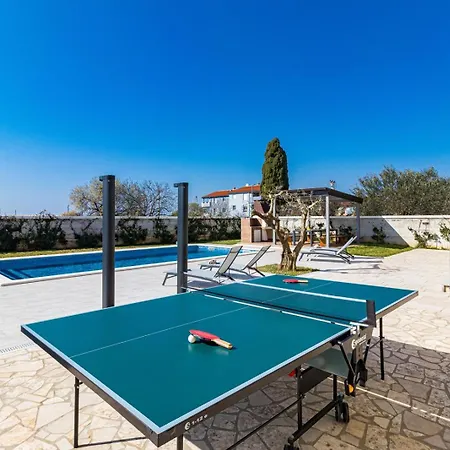 Beautiful 6 Bedroom In *