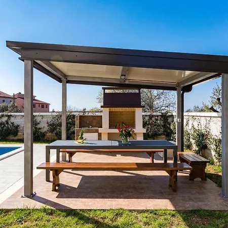 Beautiful 6 Bedroom In Villa