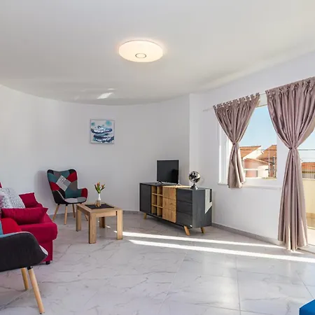 Beautiful 6 Bedroom In Villa