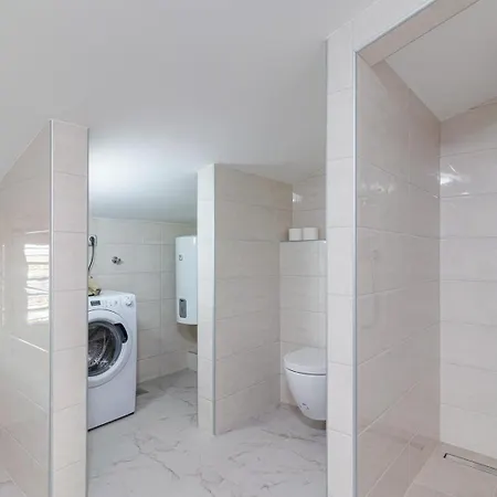 Beautiful 6 Bedroom In Villa
