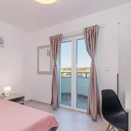 Beautiful 6 Bedroom In Villa