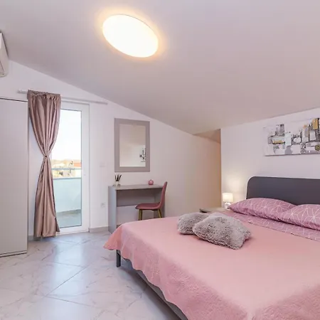Beautiful 6 Bedroom In *