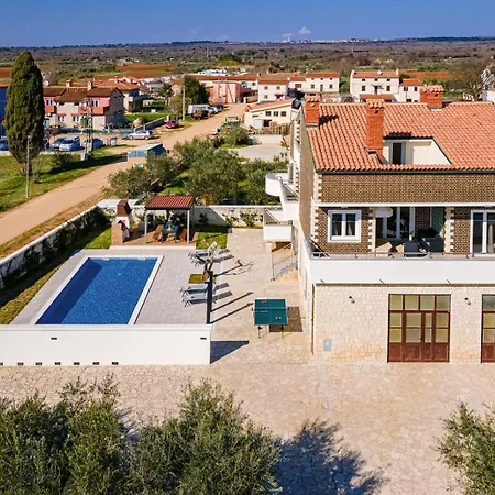 ヴィラ Beautiful 6 Bedroom In Valbandon