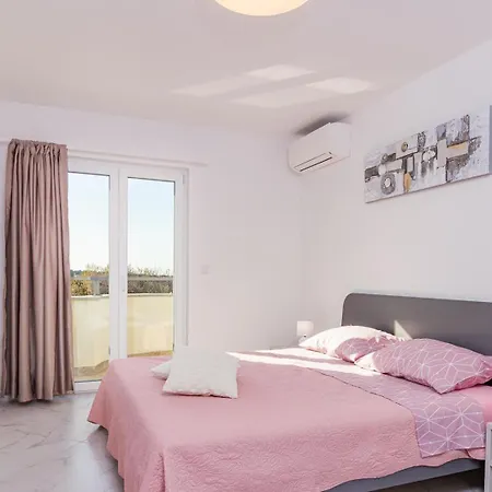 Beautiful 6 Bedroom In * Valbandon