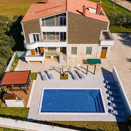 Beautiful 6 Bedroom In * Valbandon