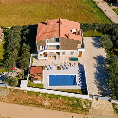 Beautiful 6 Bedroom In * Valbandon